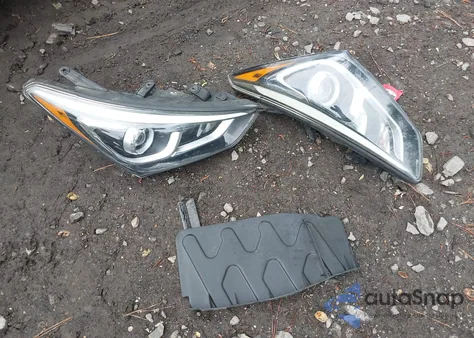 2017 Hyundai Santa Fe Sport 2.4L из США, поврежденный, VIN 5XYZU3LB1HG381311